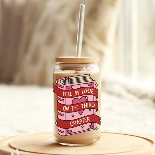 Storie da Bere: Il Fascino delle Tazze di Vetro Personalizzate per i Book Lovers